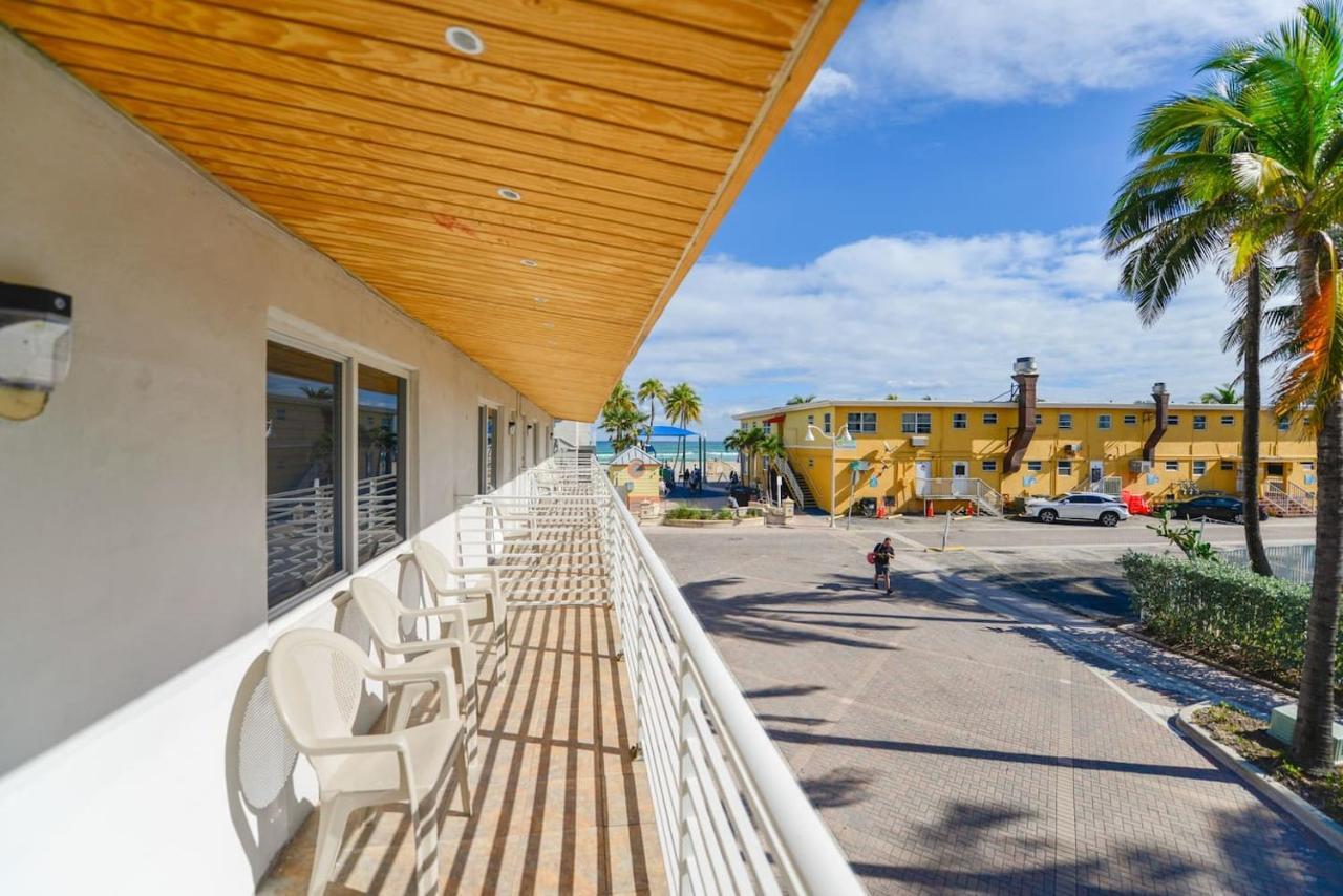 Fantastic 1 Bedroom With Pool Steps From The Beach #43 Hollywood Exterior photo
