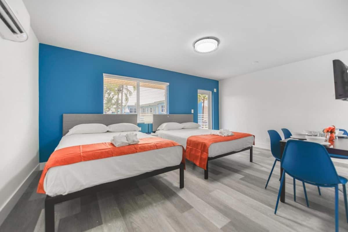 Fantastic 1 Bedroom With Pool Steps From The Beach #43 Hollywood Exterior photo