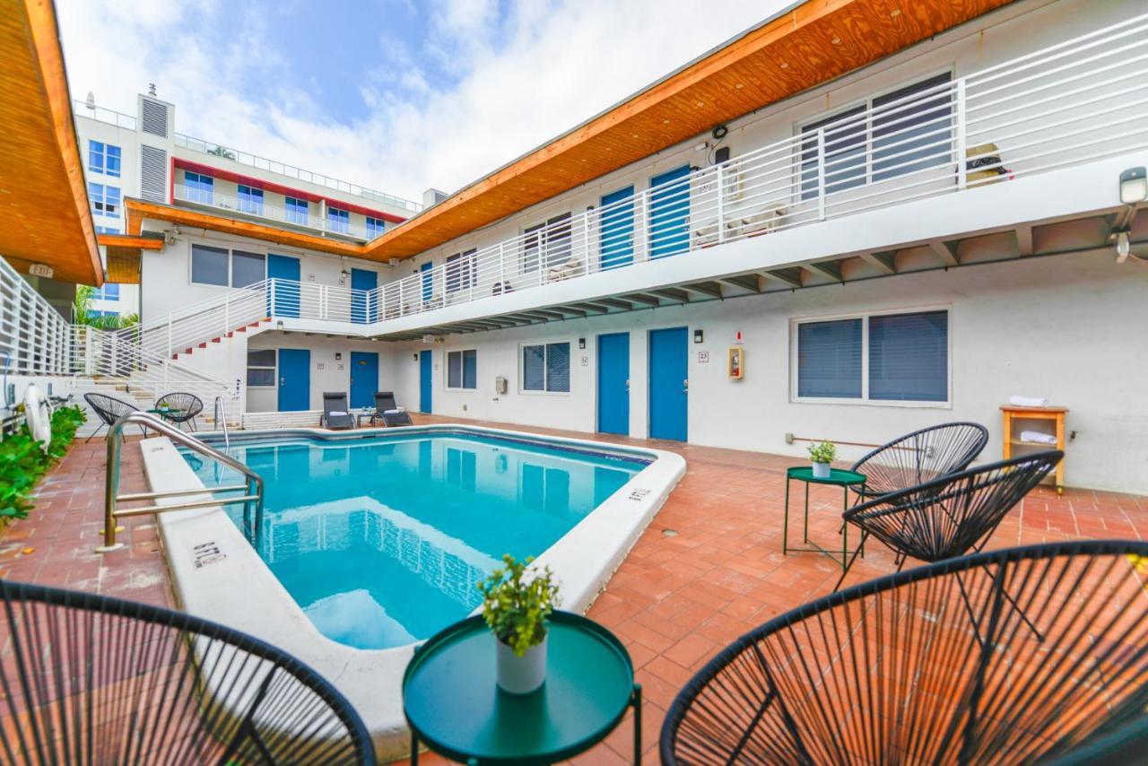 Fantastic 1 Bedroom With Pool Steps From The Beach #43 Hollywood Exterior photo