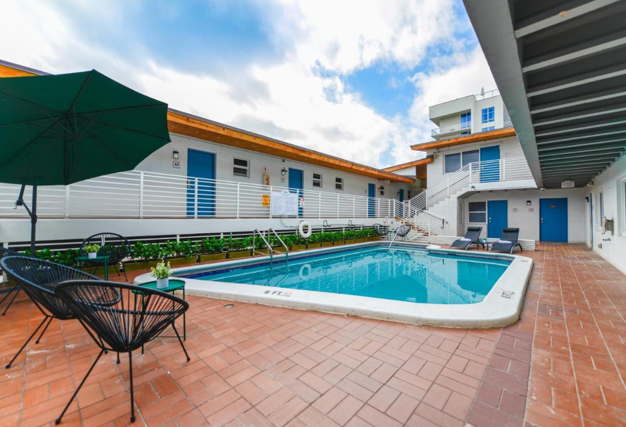 Fantastic 1 Bedroom With Pool Steps From The Beach #43 Hollywood Exterior photo